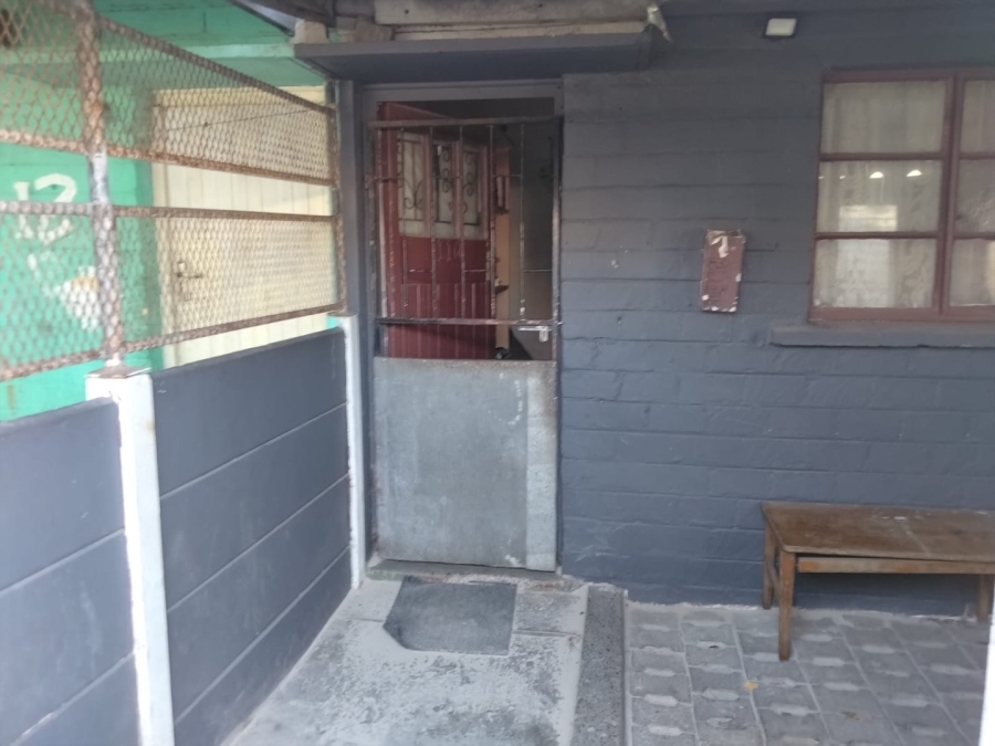 1 Bedroom Property for Sale in Hanover Park Western Cape